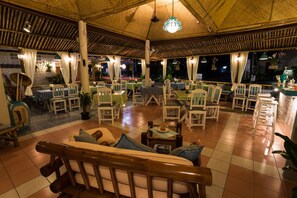 2 restaurants, breakfast, lunch, dinner served; Thai cuisine - Rice Restaurant & Rooms (Karon)