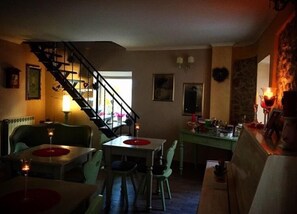 Free daily buffet breakfast  - Il Borgo Antico (Rocca Massima)