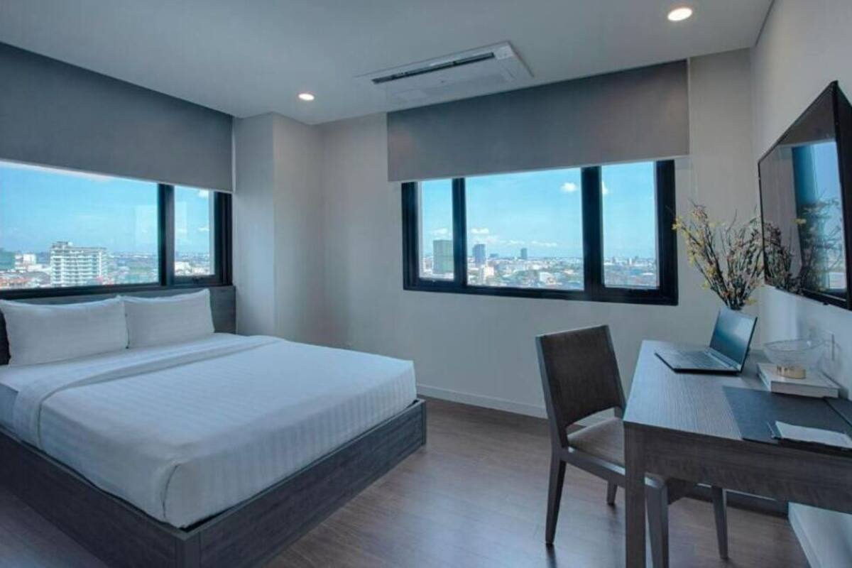 2 bedrooms, premium bedding, down duvets, pillow-top beds