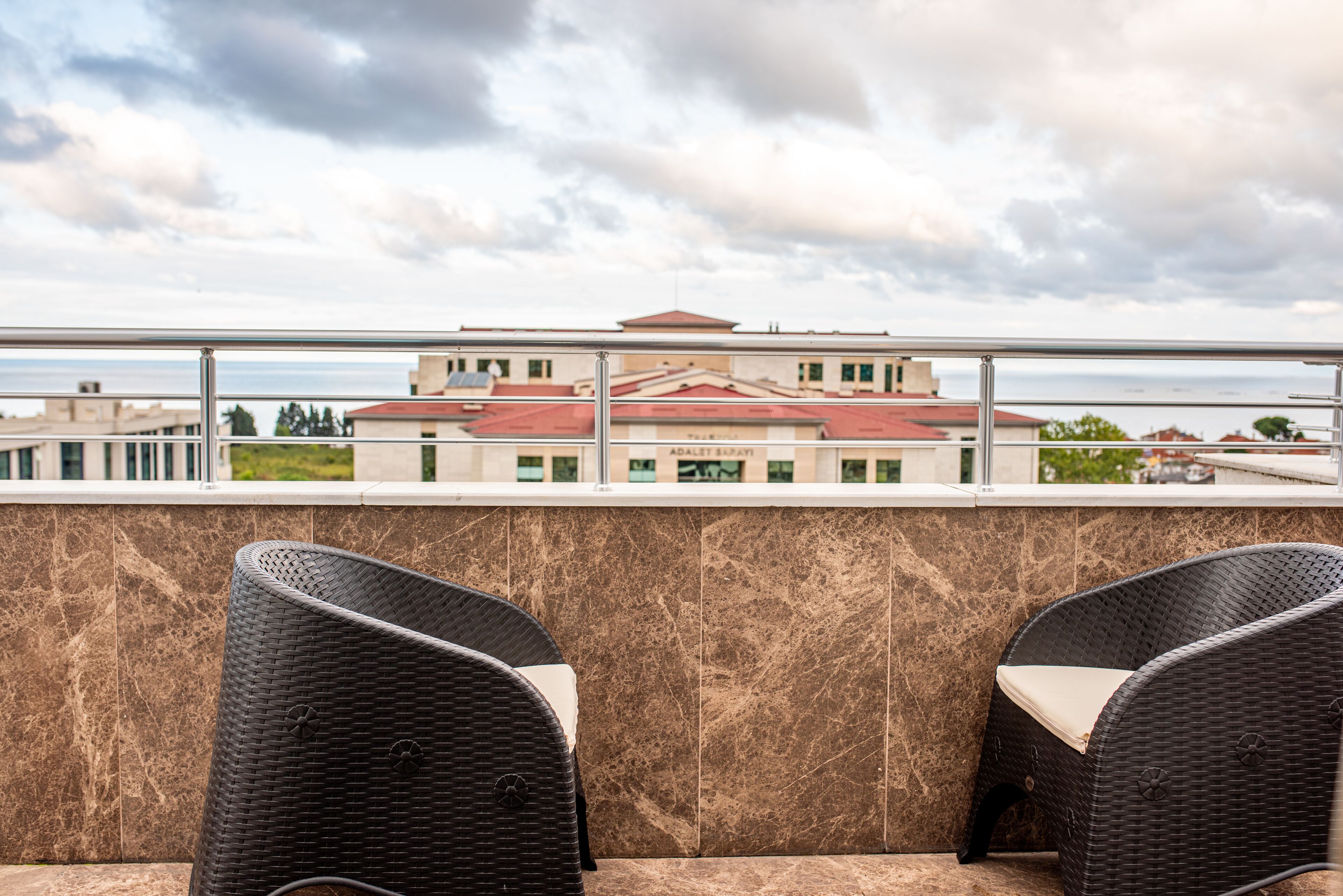 executive suite, 1 king bed, balcony, sea view | premium bedding, minibar, in-room safe, desk