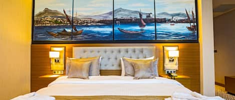 1 bedroom, premium bedding, minibar, in-room safe