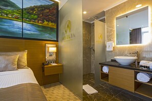 Deluxe Room, City View | Premium bedding, minibar, in-room safe, desk - Aselia Hotel Trabzon (Yomra)