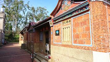 Pintu masuk hartanah