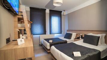 Standard Double or Twin Room | Minibar, in-room safe, desk, soundproofing