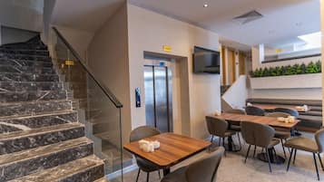 Sala de estar en el lobby