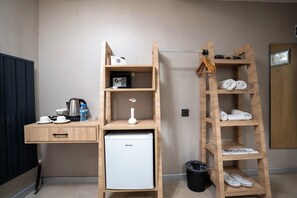 Standard Single Room | Minibar, in-room safe, desk, soundproofing - Utkubey Hotel (Gaziantep)