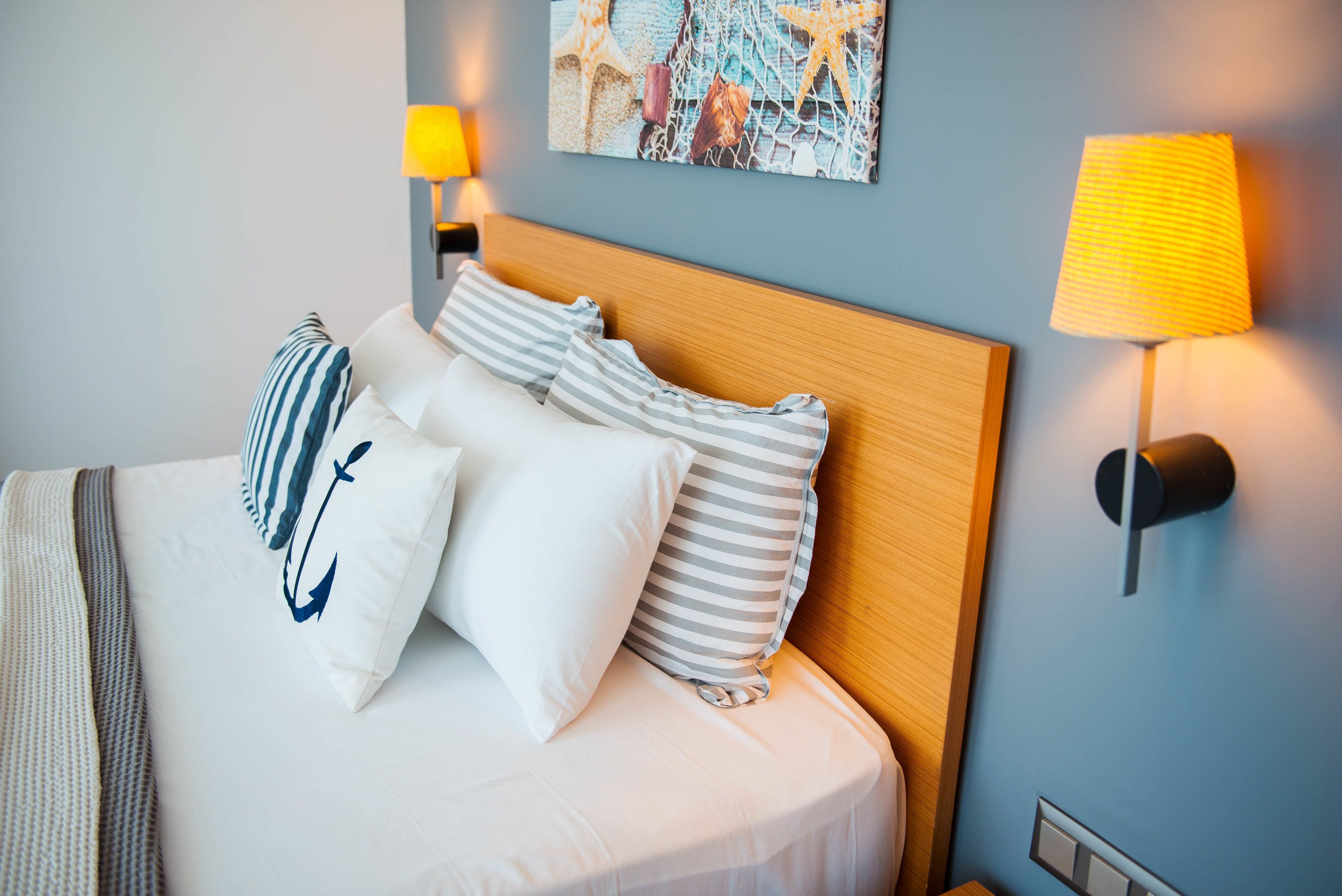 standard double room | free minibar, in-room safe, laptop workspace, soundproofing
