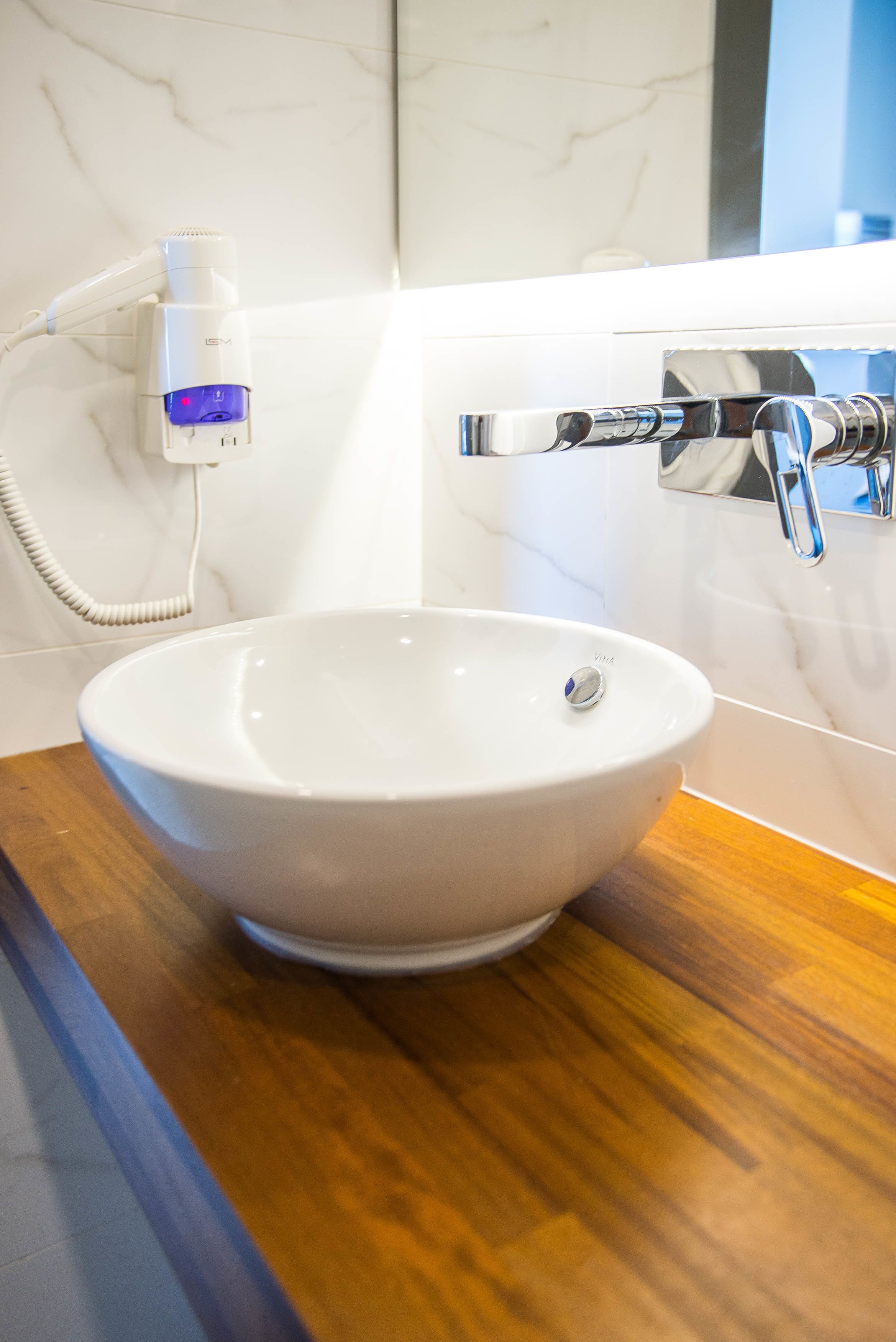 standard double room, sea view | bathroom sink