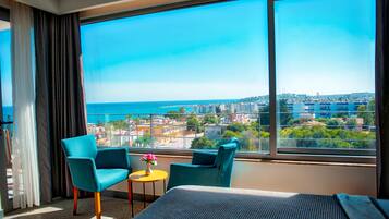 Chambre Double Standard, vue mer | Articles gratuits dans le mini-bar, coffres-forts dans les chambres