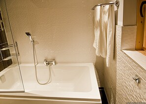 Cabin, 2 Bedrooms | Bathroom