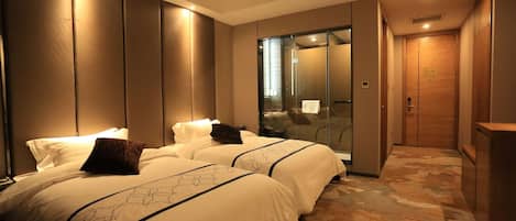 Minibar, coffres-forts dans les chambres, Wi-Fi gratuit, draps fournis