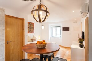 開放式客房 (2.º Esq) | 房內用餐