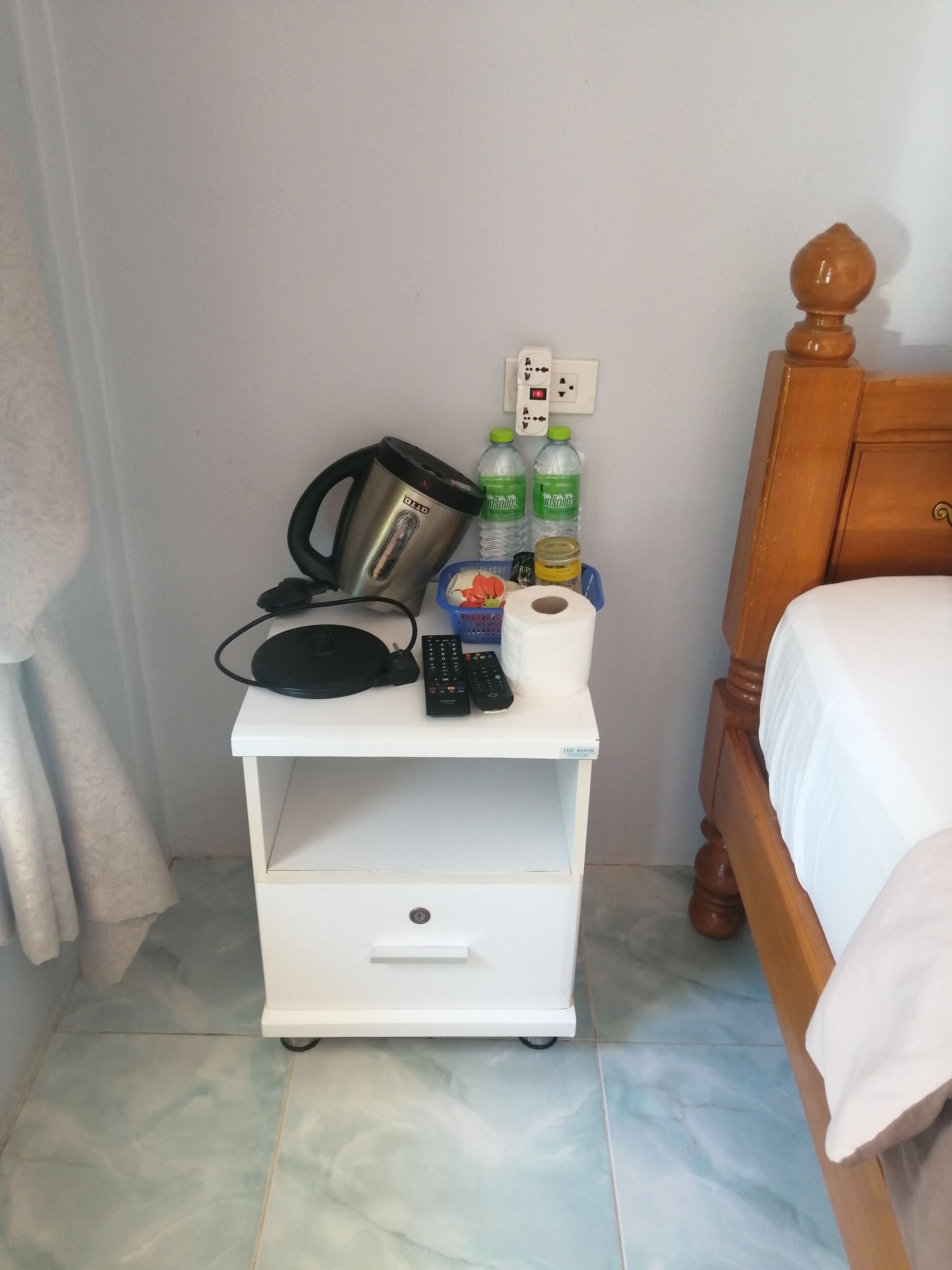 standard villa | bathroom | shower, free toiletries, towels