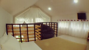 Deluxe-huone | 1 makuuhuone, työpöytä, lisävuoteet, ilmainen Wi-Fi