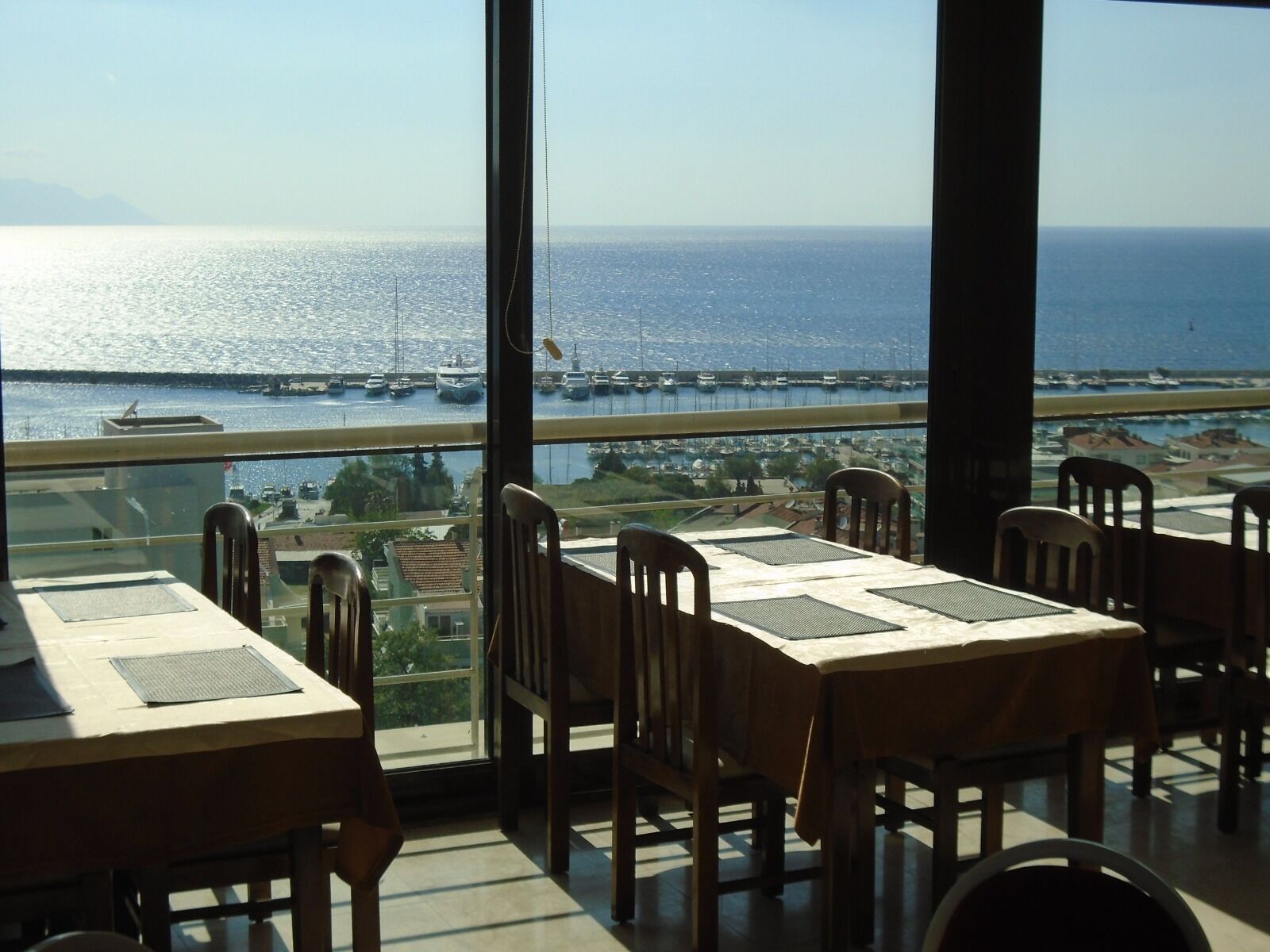Breakfast, lunch, dinner served; ocean views