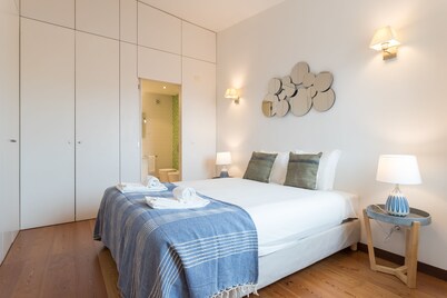 Alfama Modern Two-Bedroom Apartment w/ River View and Parking - by LU Holidays