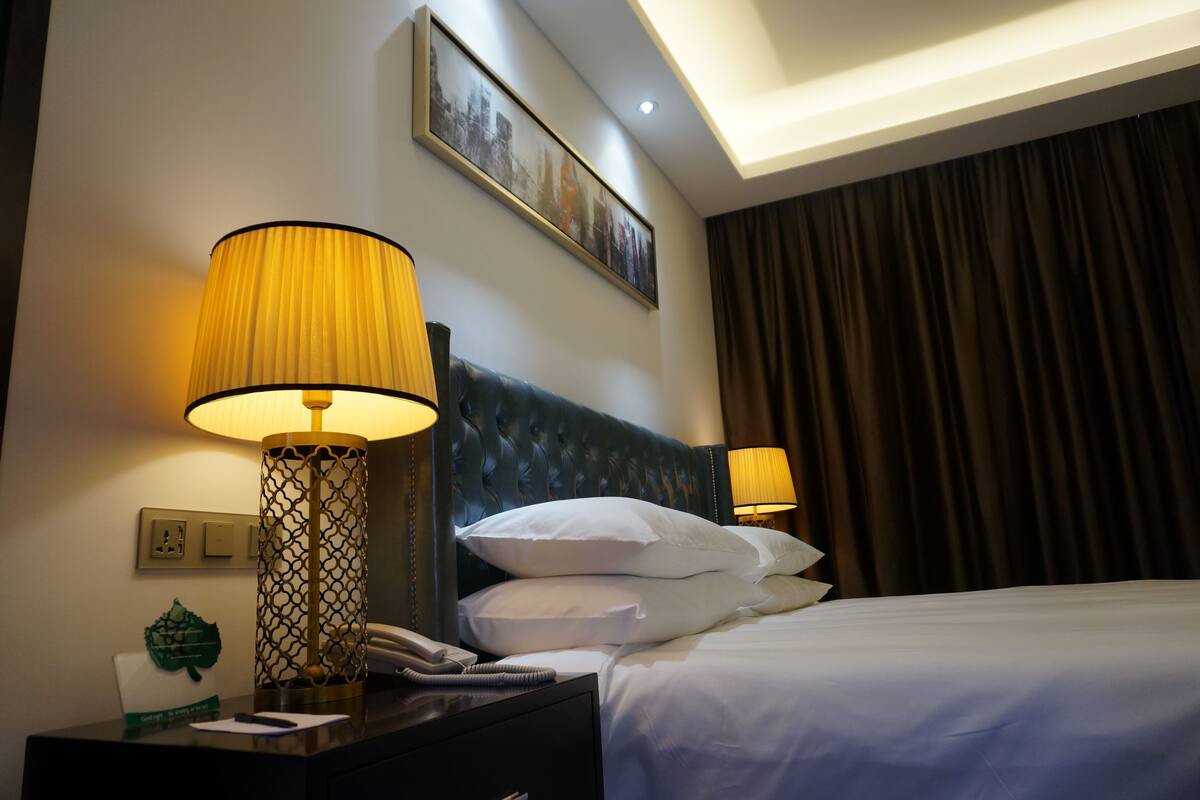 1 bedroom, down duvets, pillow-top beds, free minibar