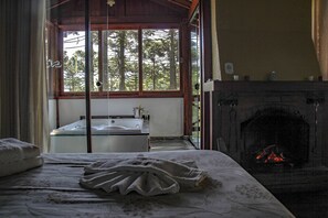 Chalet, baignoire à jets | Minibar