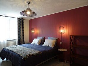 Habitación doble (Puycelsi) | Ropa de cama de alta calidad, escritorio, cunas gratuitas y wifi gratis 
