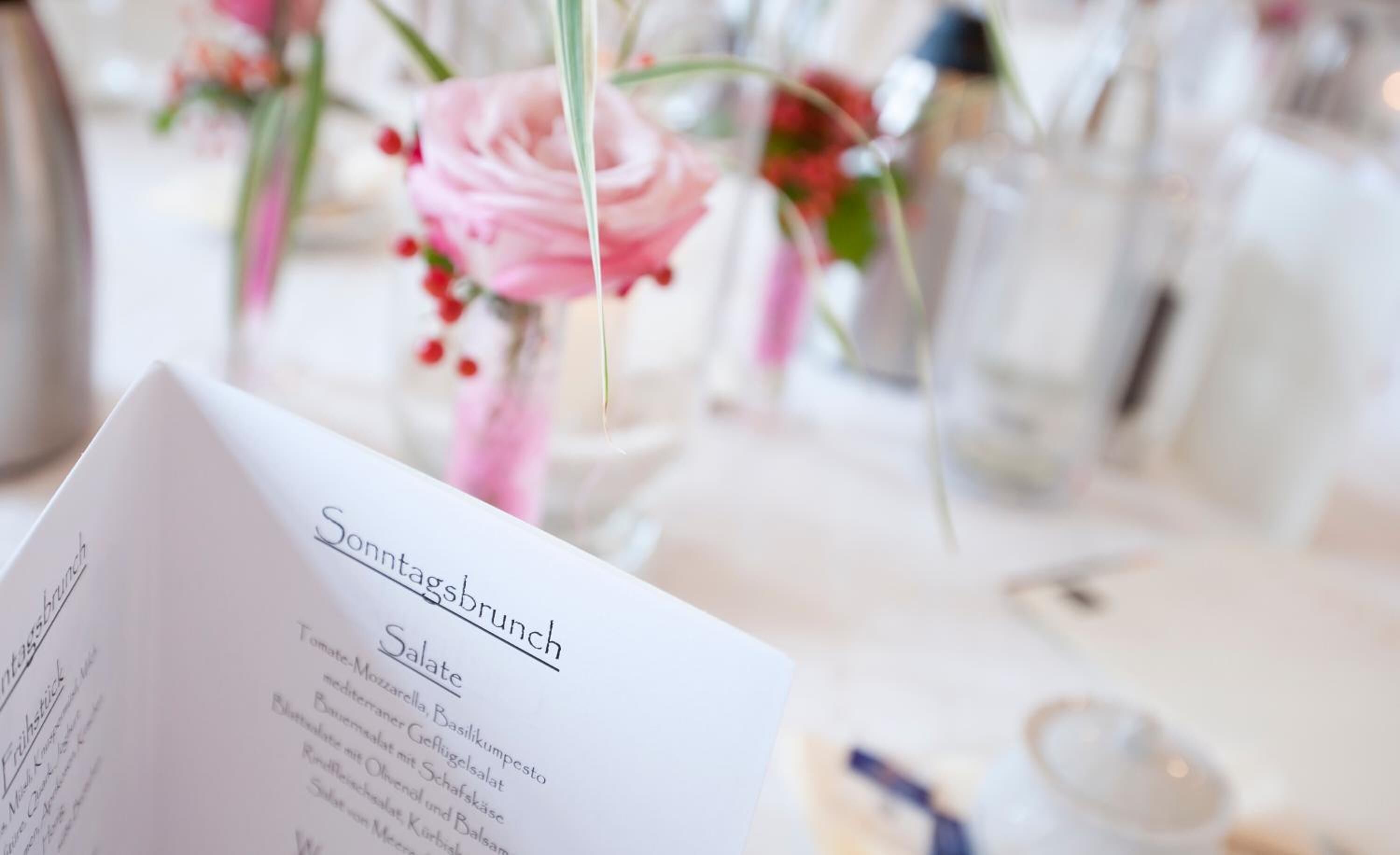 lunch and dinner served, international cuisine