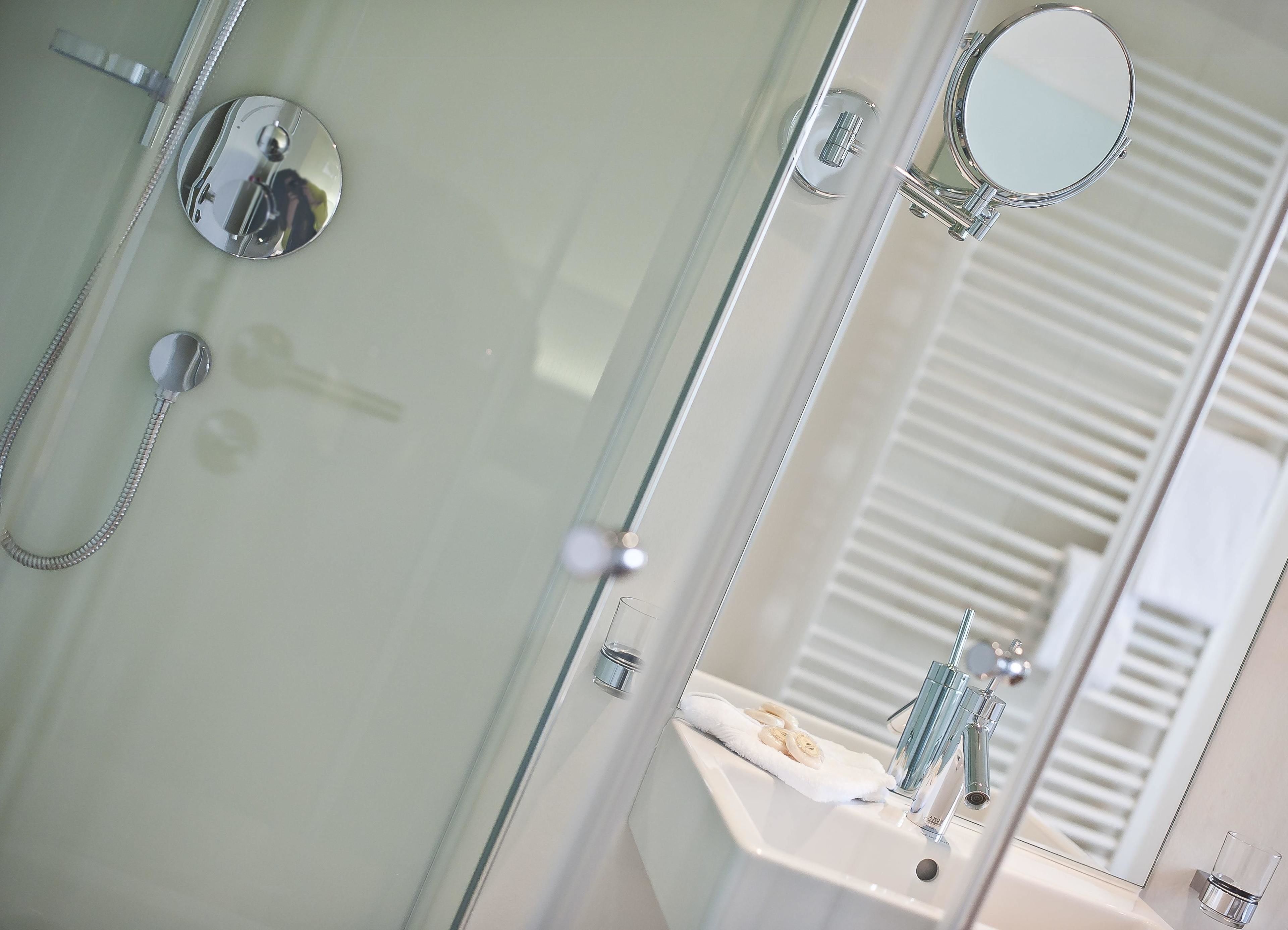 double room | bathroom | free toiletries, hair dryer, towels