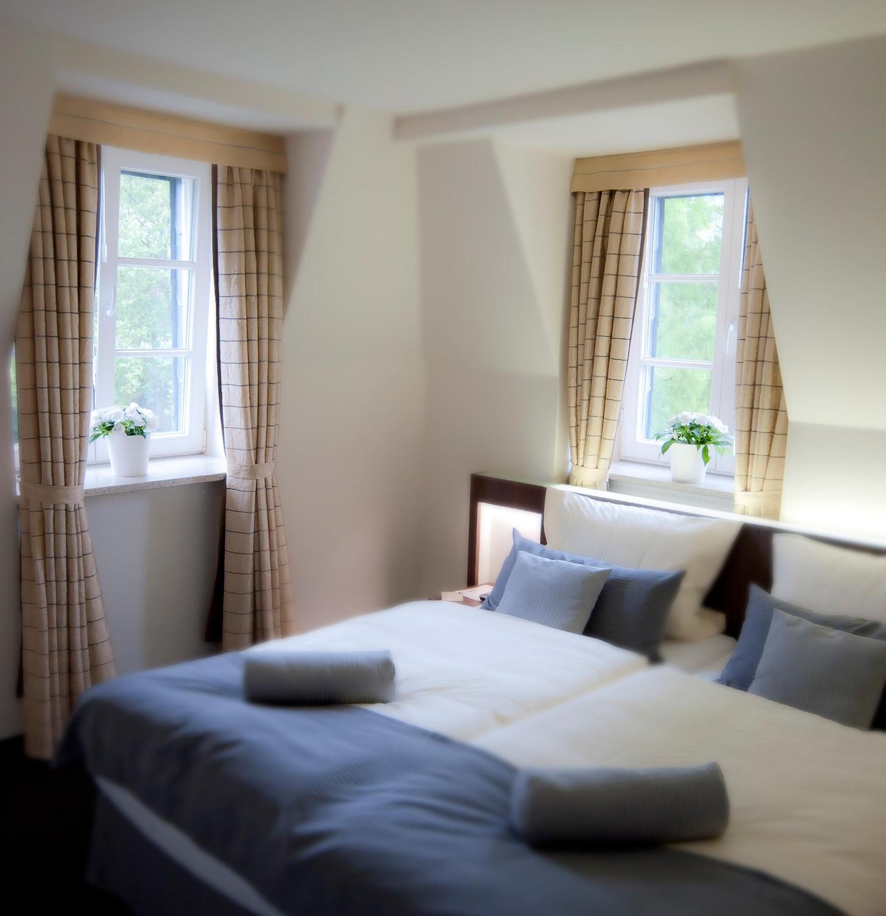 minibar, in-room safe, desk, soundproofing