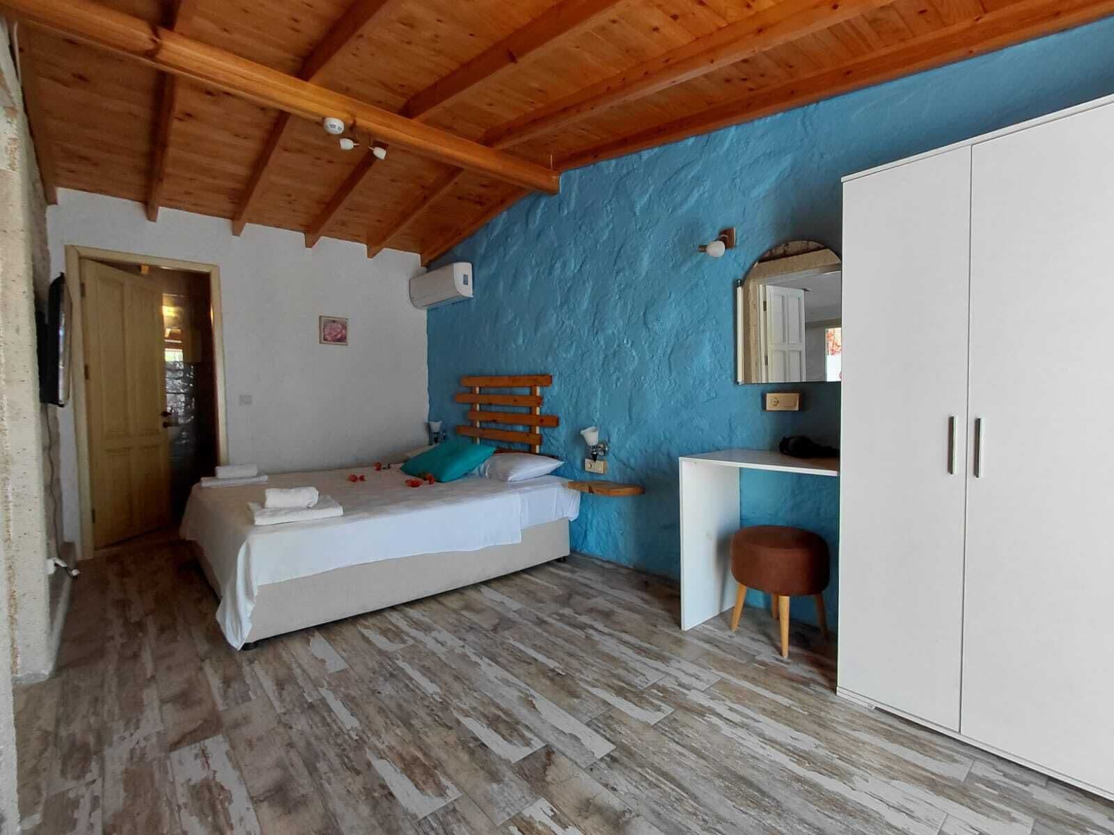 superior double room | premium bedding, desk, iron/ironing board, free wifi