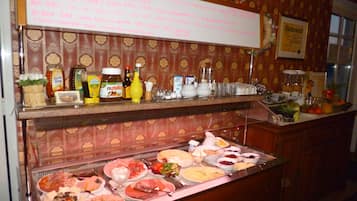 Desayuno buffet todos los días (EUR 15.00 por persona)
