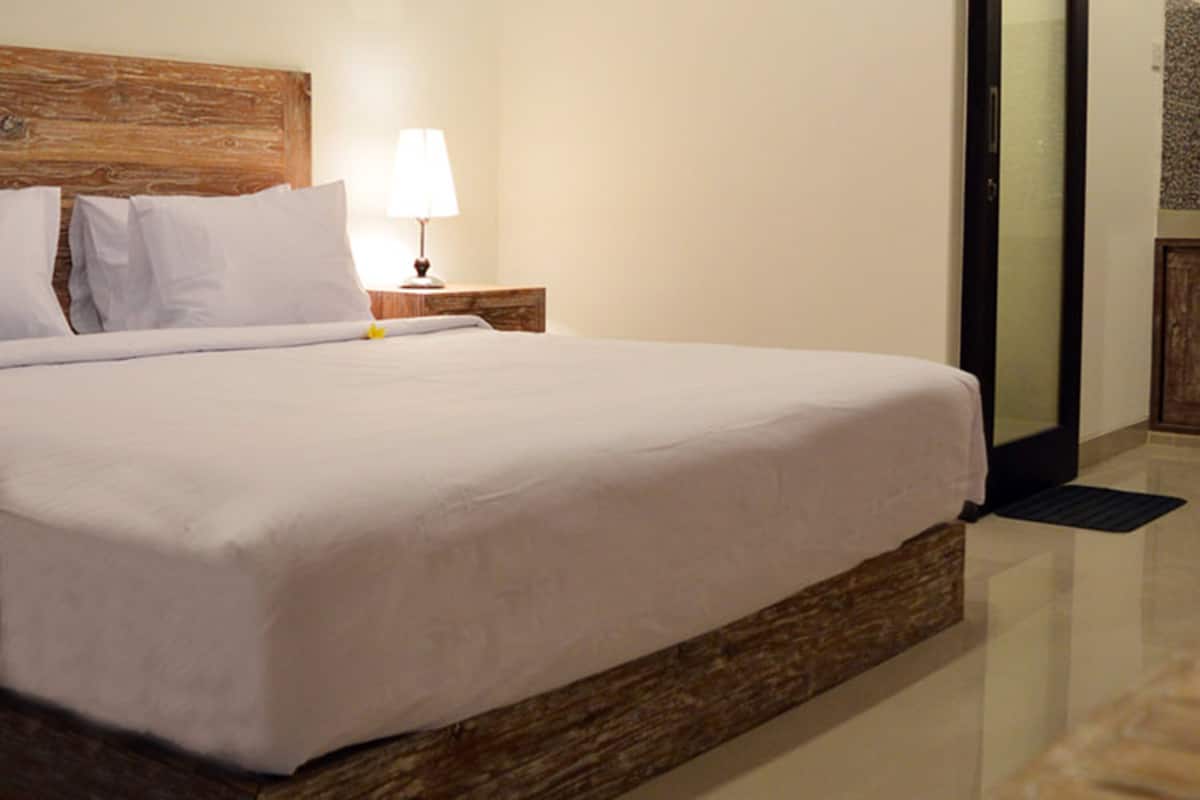 double room, pool view | 1 bedroom, premium bedding, desk, soundproofing