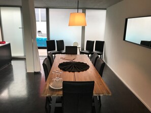 Dúplex Confort, 1 habitación, terraza, vistas al lago | Servicio de comidas en la habitación
