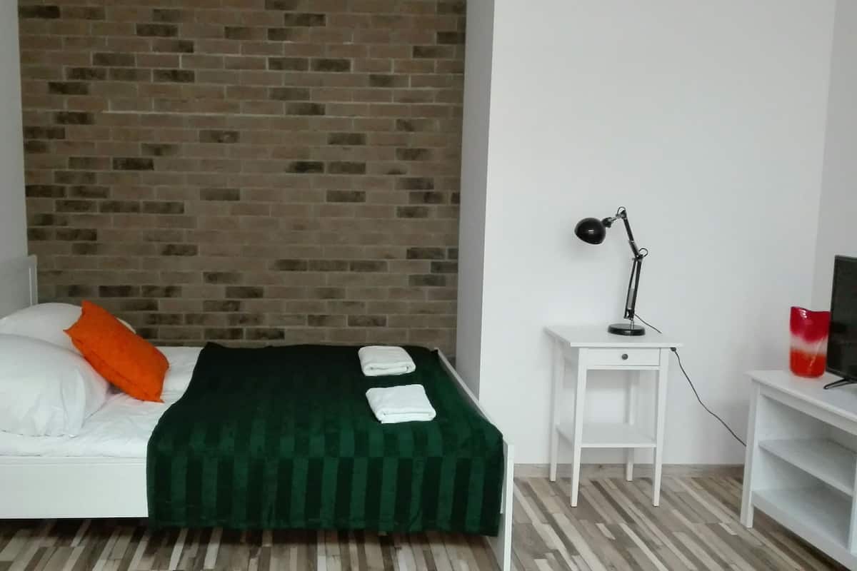 Studio (Kurkowa Street 4) | 1 bedroom, premium bedding, iron/ironing board, free WiFi