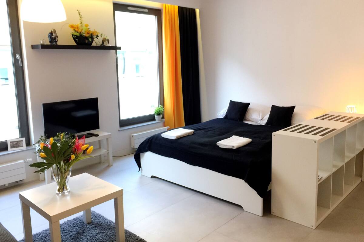 1 bedroom, premium bedding, iron/ironing board, free WiFi