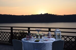 Lunch and dinner served - Villa Degli Angeli (Castel Gandolfo)
