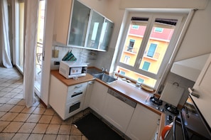 Apartment, 2 Schlafzimmer | Eigene Küche | Großer Kühlschrank, Mikrowelle, Herdplatte, Geschirrspüler