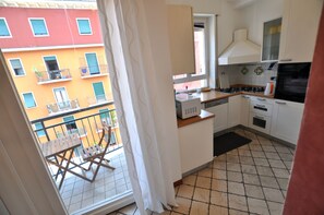 Apartment, 2 Schlafzimmer | Eigene Küche | Großer Kühlschrank, Mikrowelle, Herdplatte, Geschirrspüler