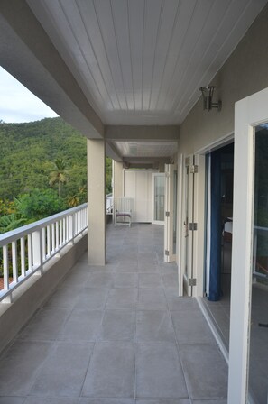 Appartement, salle de bains attenante (Superior) | Balcon