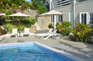 Outdoor pool, sun loungers - Treetops Apartments (Marigot Bay)