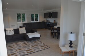 Apartment, Ensuite (Superior) | 1 bedroom, Egyptian cotton sheets, individually decorated - Treetops Apartments (Marigot Bay)