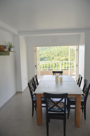 Leilighet, eget bad (Superior) | Spiseområde på rommet