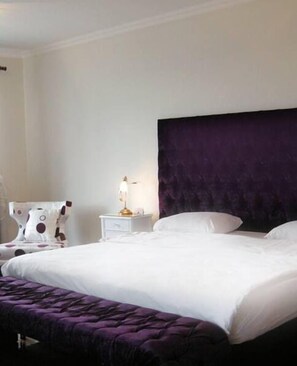 ห้องดีลักซ์ดับเบิล, วิวทะเลสาบ | เตารีด/โต๊ะรีดผ้า