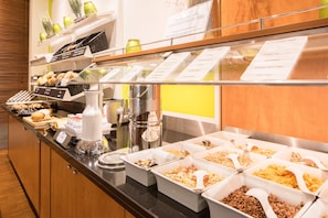 Dinner served - PhiLeRo Hotel Köln (Cologne)