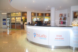 Reception - PhiLeRo Hotel Köln (Cologne)