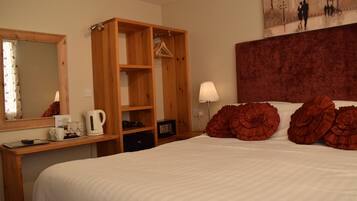 1 bedroom, Egyptian cotton sheets, premium bedding, in-room safe