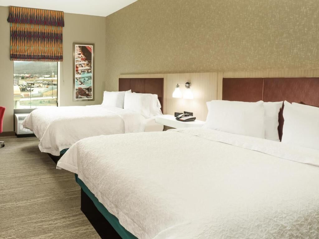 Premium bedding, iron/ironing board, free cribs/infant beds, free WiFi