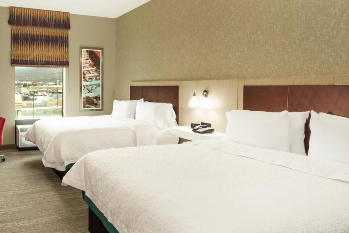 Premium bedding, iron/ironing board, free cribs/infant beds, free WiFi
