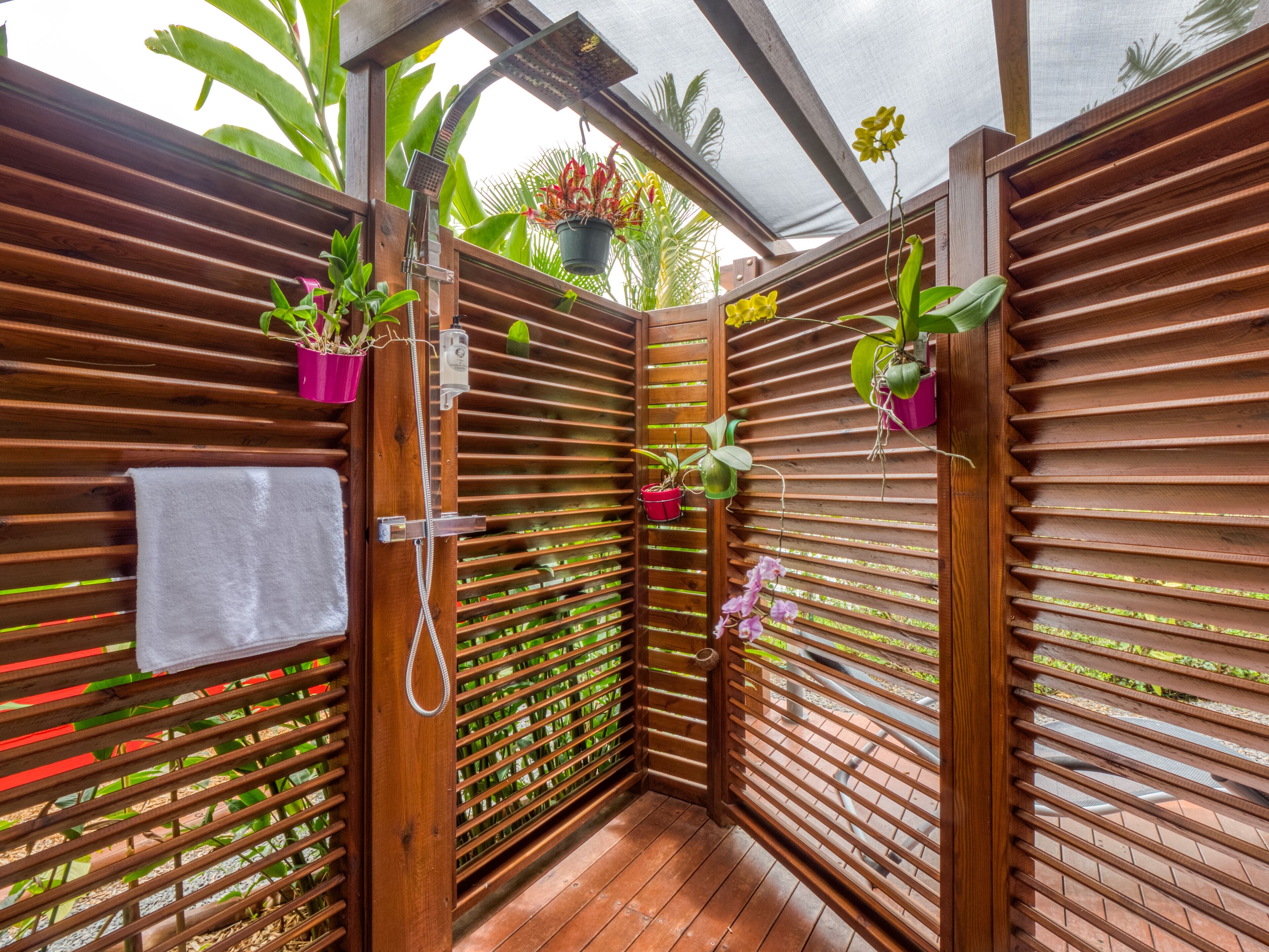 Chambres d'hôtes chez Flo | Badezimmer | Dusche, Haartrockner, Handtücher, Seife