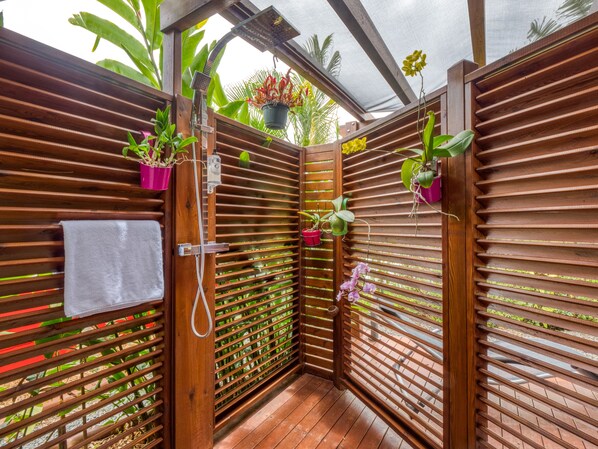 Chambres d'hôtes chez Flo | 浴室 | 淋浴设施、吹风机、毛巾、肥皂