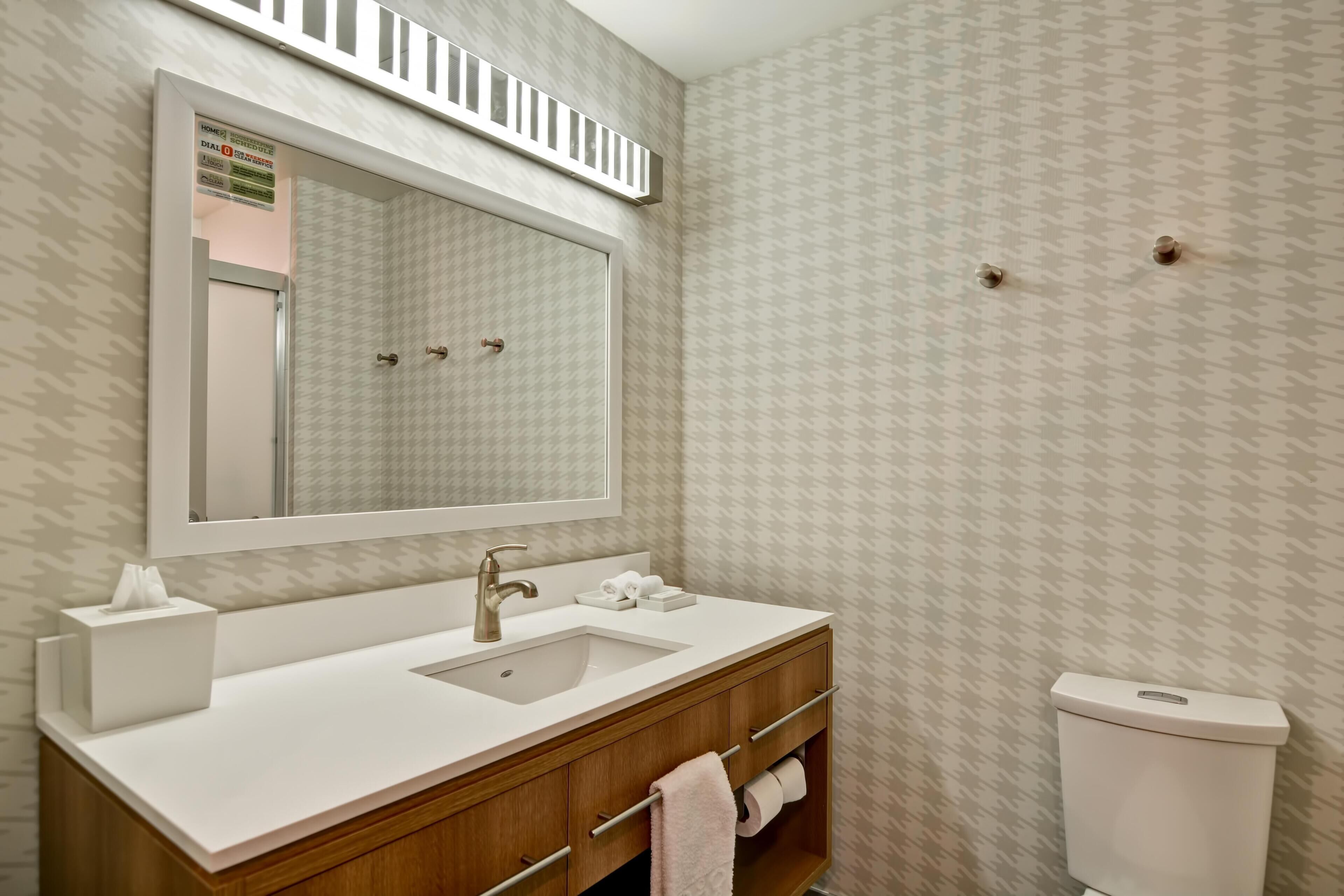 Photo - Home2 Suites By Hilton Tampa USF Near Busch Gardens