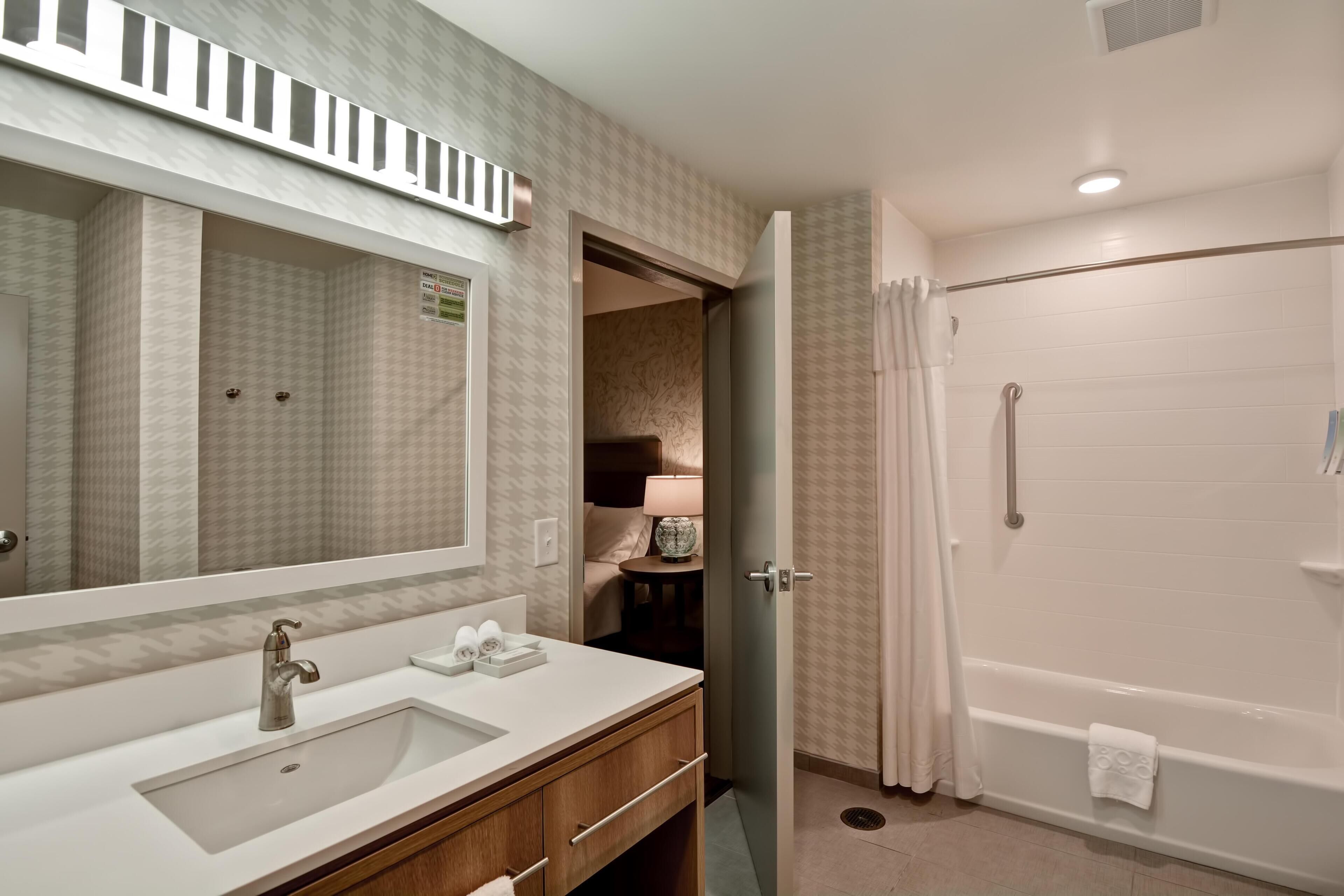 Photo - Home2 Suites By Hilton Tampa USF Near Busch Gardens