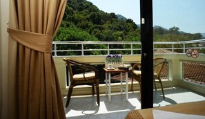 Doppel- oder Zweibettzimmer, Bergblick | Balkon